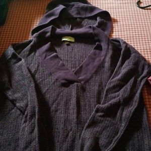 Hooded cropped sweater